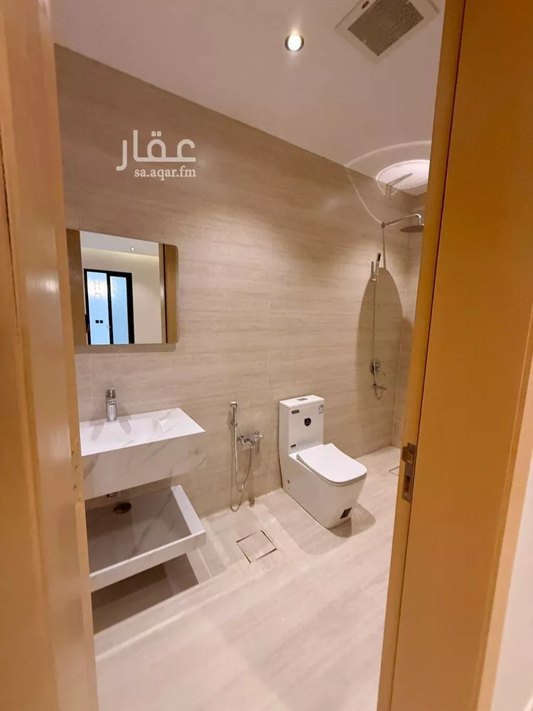 دور للبيع في شارع البرقاء, حي سلطانة, مدينة الرياض, منطقة الرياض 7