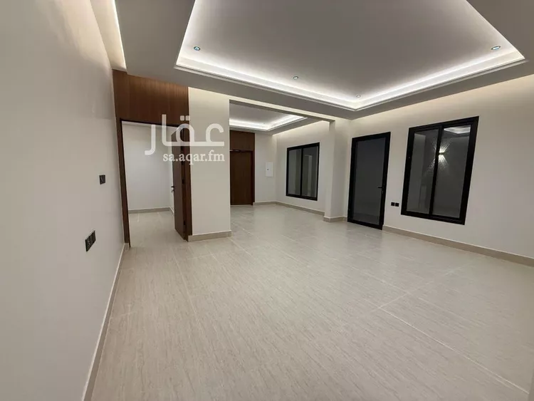 دور للبيع في شارع عبدالرحمن ابن مقبل, حي عكاظ, مدينة الرياض, منطقة الرياض صورة 4