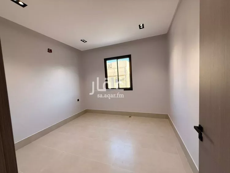 فيلا للبيع في شارع أحمد بن خليل, حي العريجاء, مدينة الرياض, منطقة الرياض صورة 5