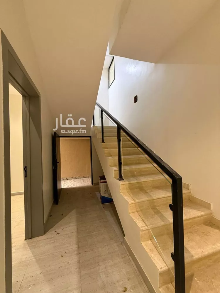 فيلا للبيع في شارع عمر بن عمرو بن إياس, حي طويق, مدينة الرياض, منطقة الرياض 18