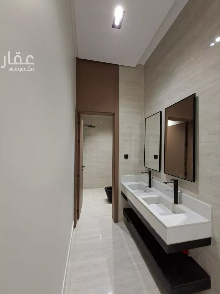 Floor for Sale in Riyadh Tuwaiq 16