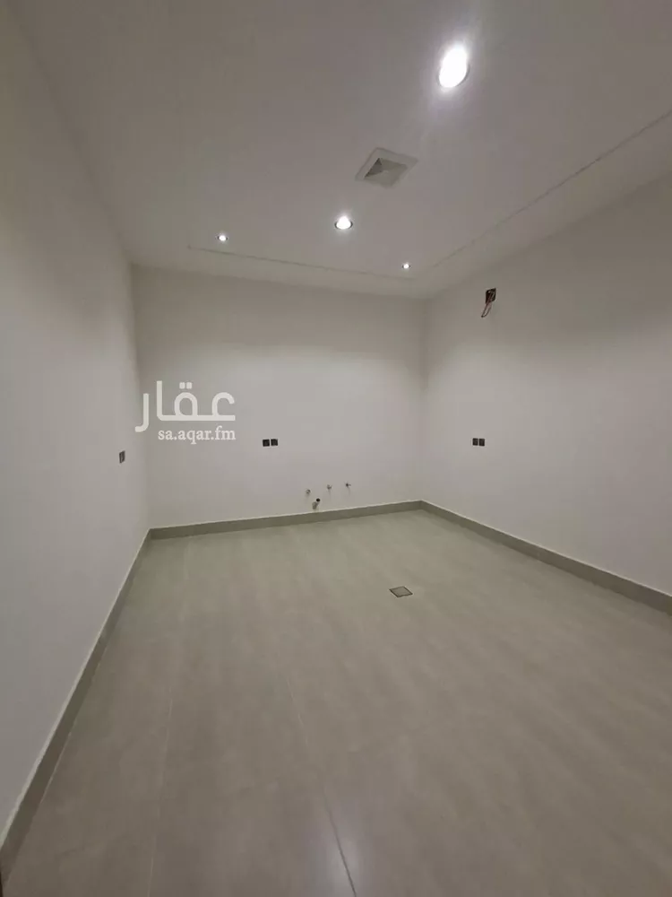 فيلا للبيع في شارع محمد بن راشد العريني, حي طويق, مدينة الرياض, منطقة الرياض 7