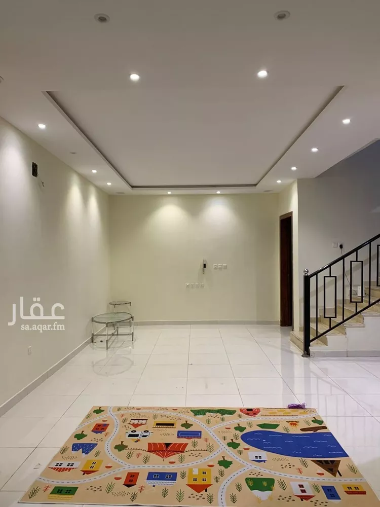 فيلا للبيع في شارع موسي الرازي, حي عكاظ, مدينة الرياض, منطقة الرياض صورة 2