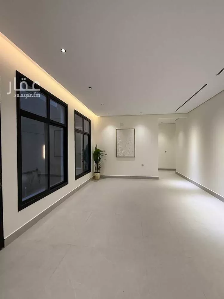 Floor for Sale in Riyadh Al Janadriyah 10