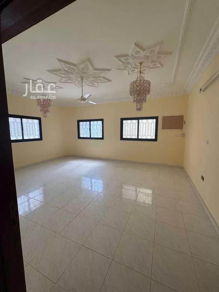شقة للإيجار في شارع شهاب بن مالك ، حي السرور ، الطائف ، الطائف صورة 2