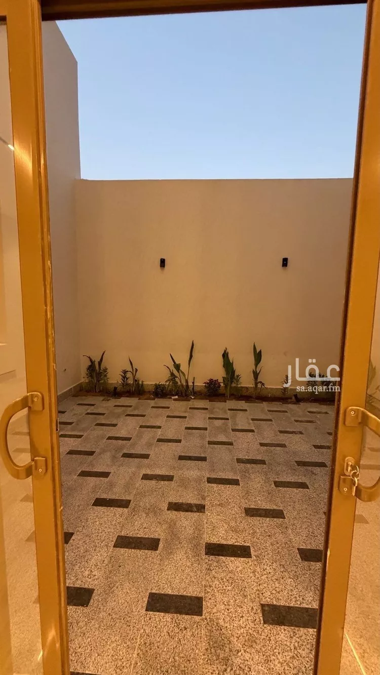فيلا للبيع في شارع أبي زرعة الهمذاني, حي المهدية, مدينة الرياض, منطقة الرياض صورة 2