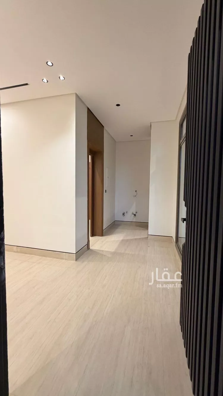 فيلا للبيع في شارع أبي زرعة الهمذاني, حي المهدية, مدينة الرياض, منطقة الرياض 10