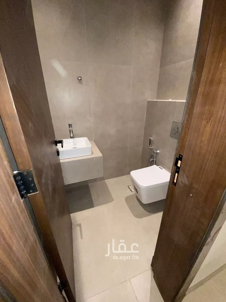 دور للبيع في شارع ناصر الدين الطائي, حي العقيق, مدينة الرياض, منطقة الرياض 6