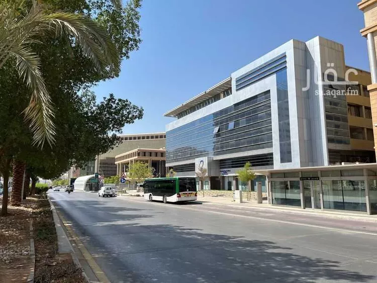 Commercial Office for Rent in Riyadh Al Wizarat صورة 3
