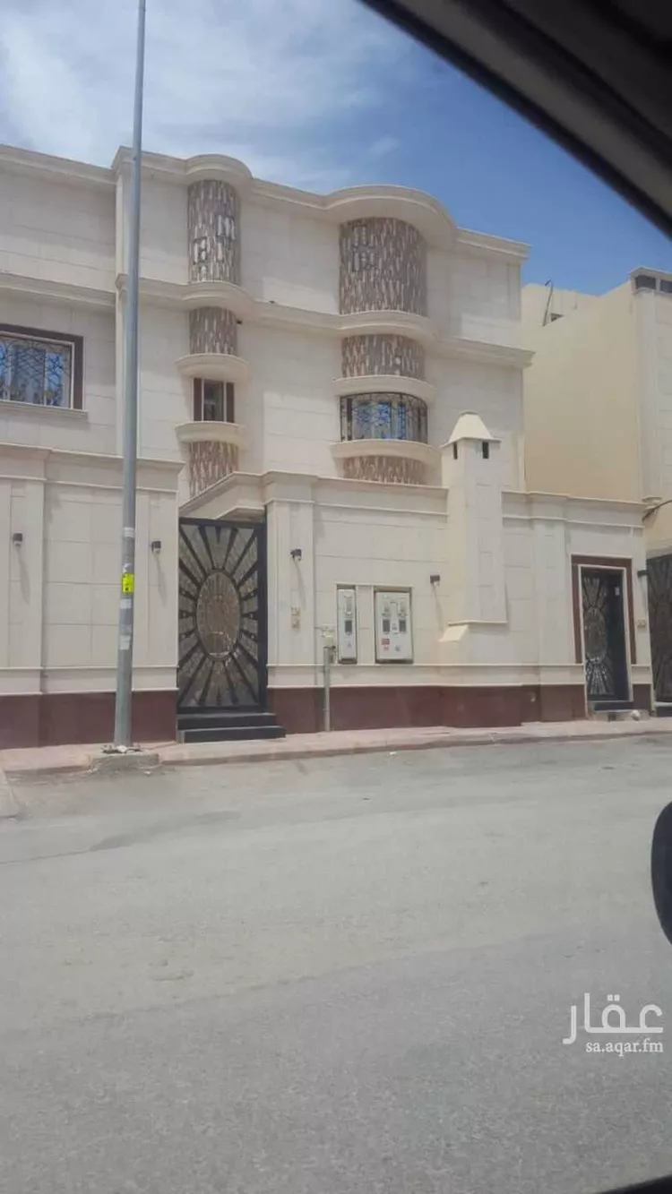 فيلا للبيع في شارع عكرمه بن سليمان ، حي عكاظ ، الرياض ، منطقة الرياض