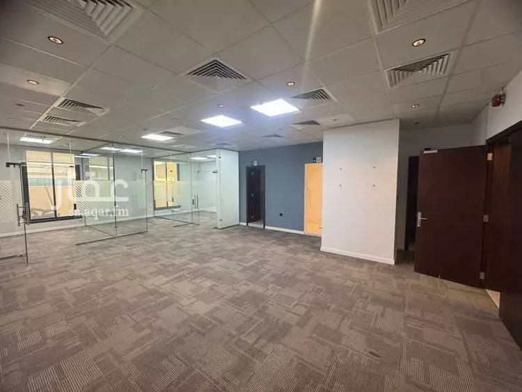 مكتب تجاري للإيجار في شارع التخصصي, حي المعذر الشمالي, مدينة الرياض, منطقة الرياض صورة 2