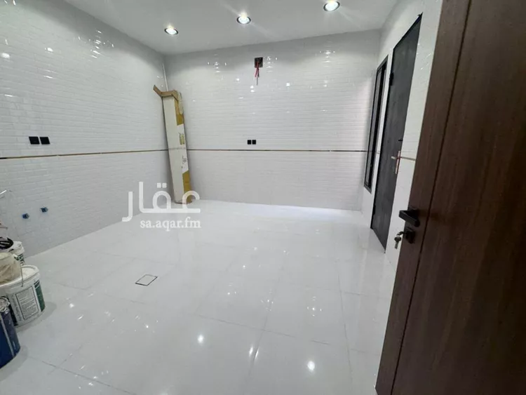 فيلا للبيع في شارع جلاجل, حي ظهرة لبن, مدينة الرياض, منطقة الرياض صورة 5