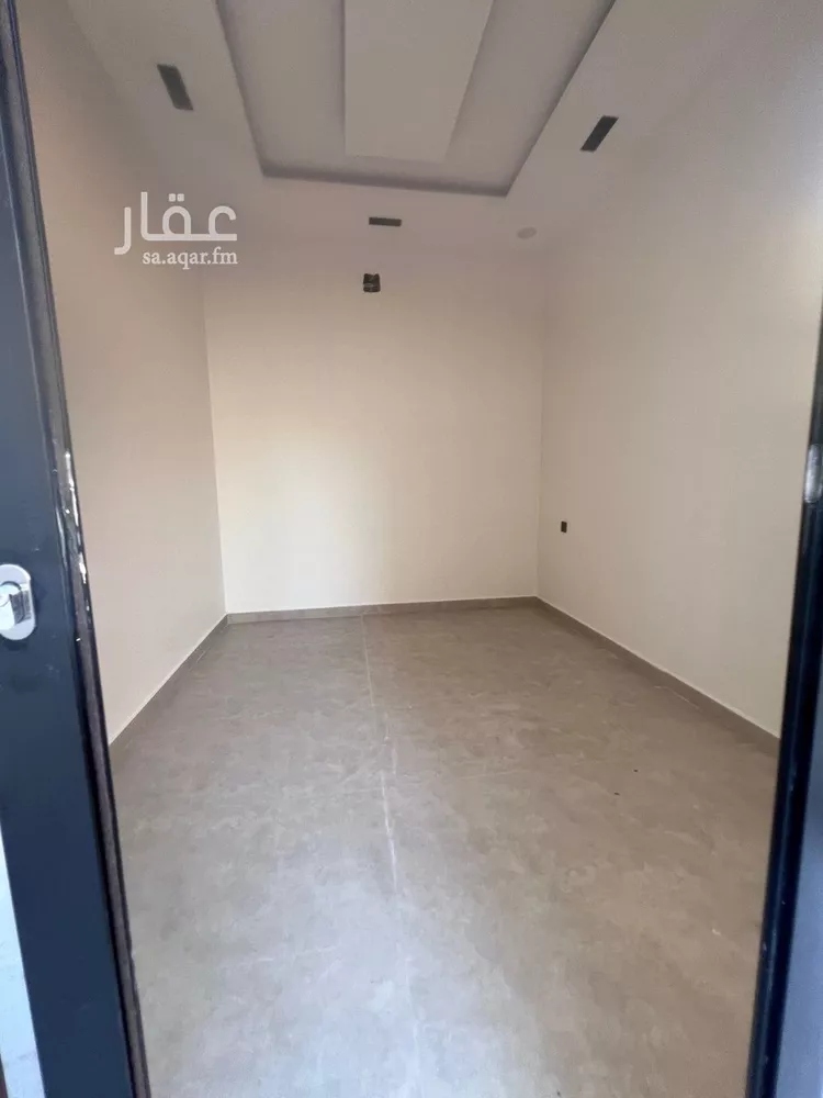 فيلا للبيع في شارع عمر السدوسي, حي العريجاء الغربي, مدينة الرياض, منطقة الرياض صورة 3