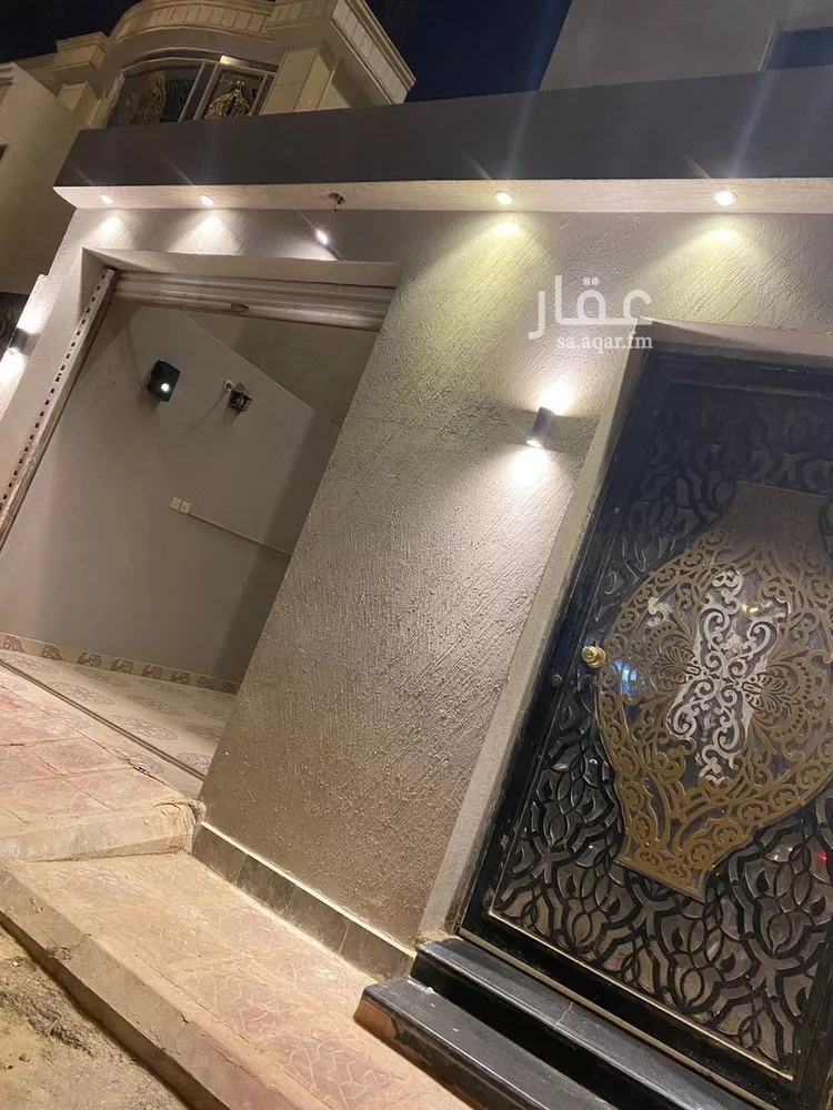 Floor for Rent in Riyadh Al Janadriyah 12