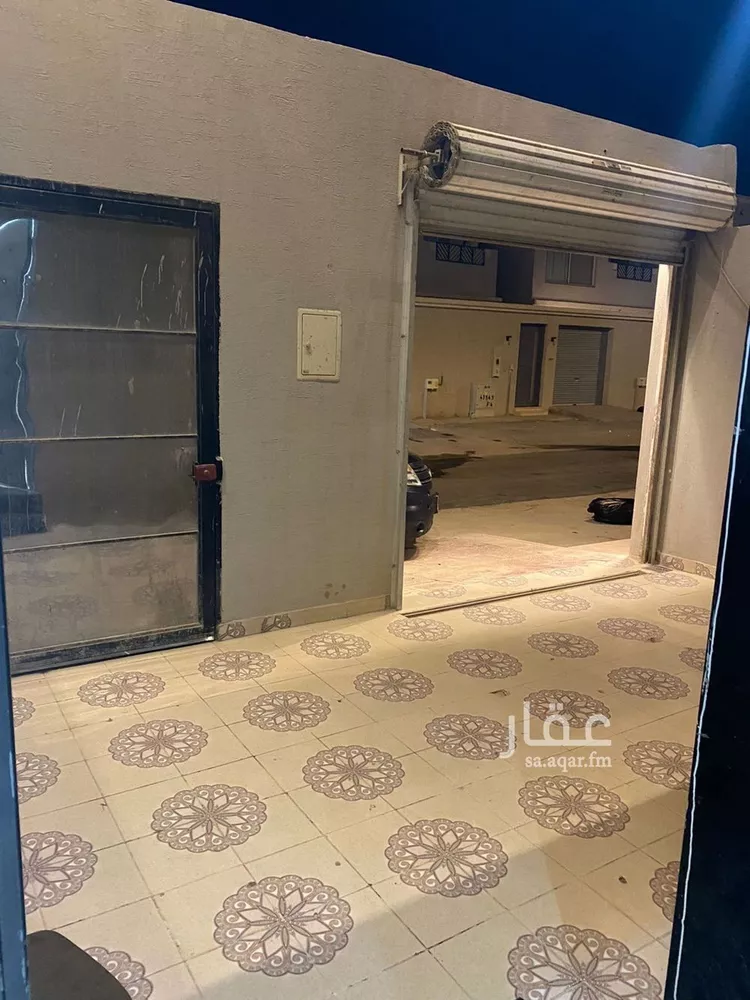 Floor for Rent in Riyadh Al Janadriyah 6