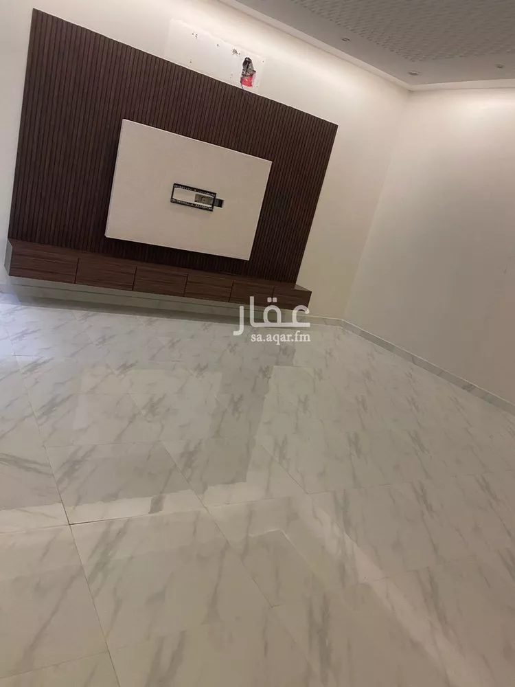Floor for Rent in Riyadh Al Janadriyah 9