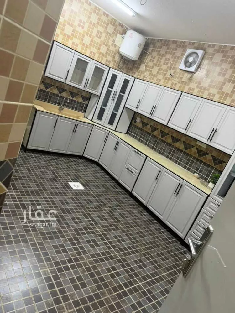Floor for Rent in Riyadh Ishbiliyah