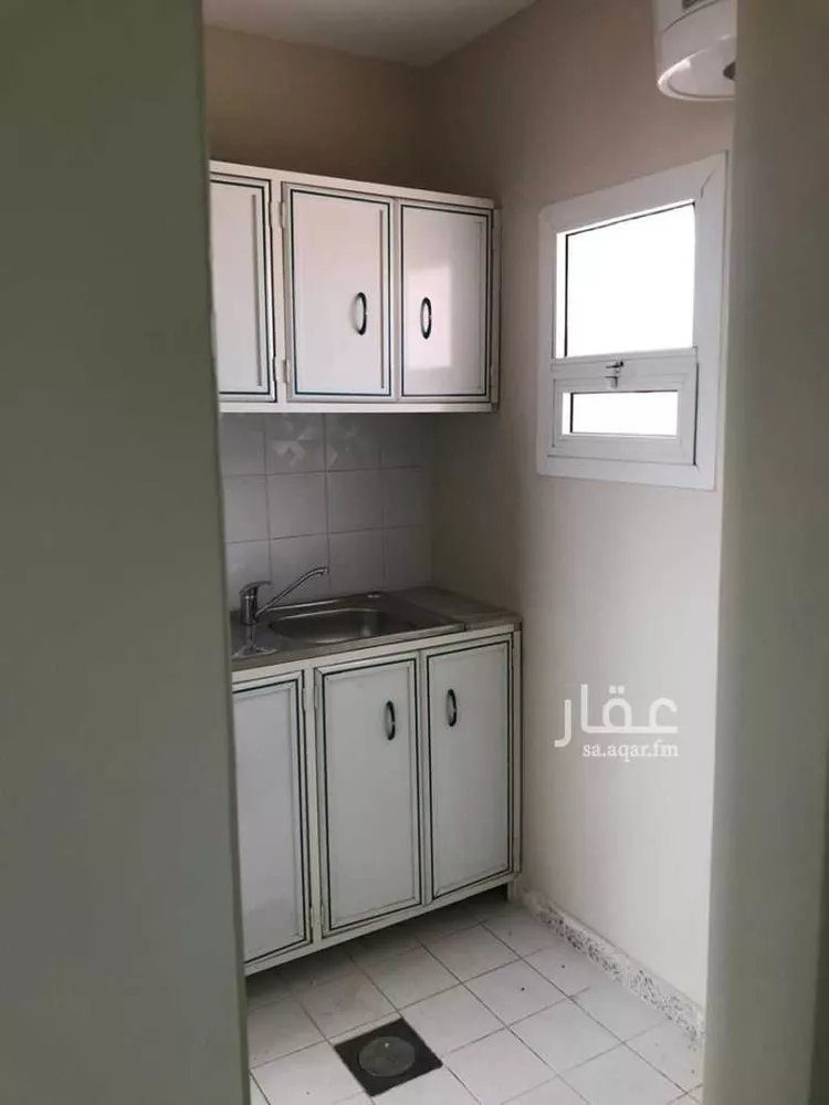 فيلا للإيجار في شارع طريق الملك عبدالعزيز الفرعي, حي الورود, مدينة الرياض, منطقة الرياض 22