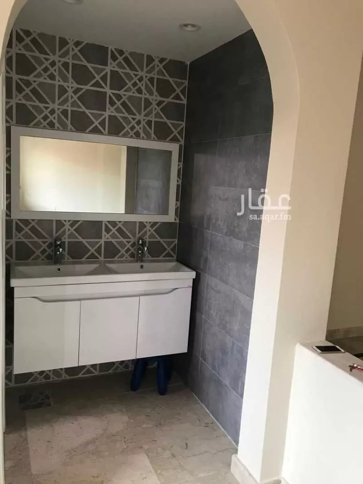فيلا للإيجار في شارع طريق الملك عبدالعزيز الفرعي, حي الورود, مدينة الرياض, منطقة الرياض 28