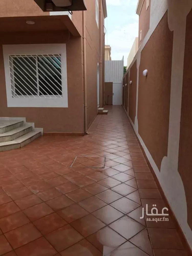 فيلا للإيجار في شارع طريق الملك عبدالعزيز الفرعي, حي الورود, مدينة الرياض, منطقة الرياض صورة 4