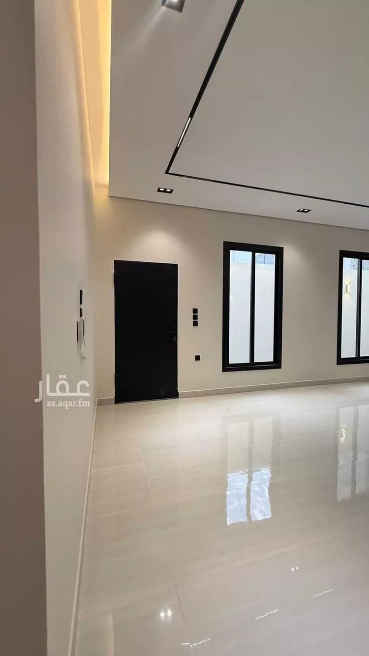 Floor for Sale in Riyadh Al Janadriyah 10