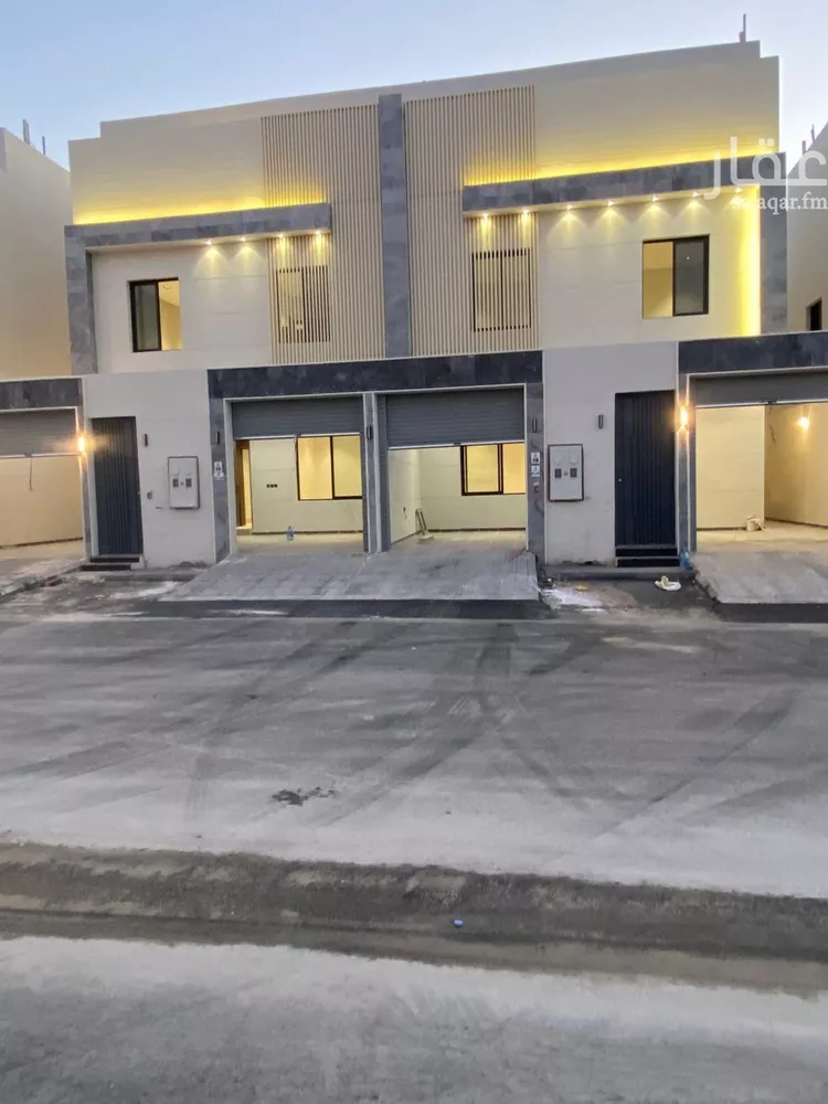 فيلا للبيع في شارع حسين الأبريقي, حي عكاظ, مدينة الرياض, منطقة الرياض صورة 2