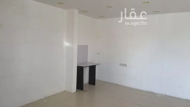 محل للإيجار في شارع حمزة بن عبدالمطلب, حي العريجاء الغربي, مدينة الرياض, منطقة الرياض صورة 2
