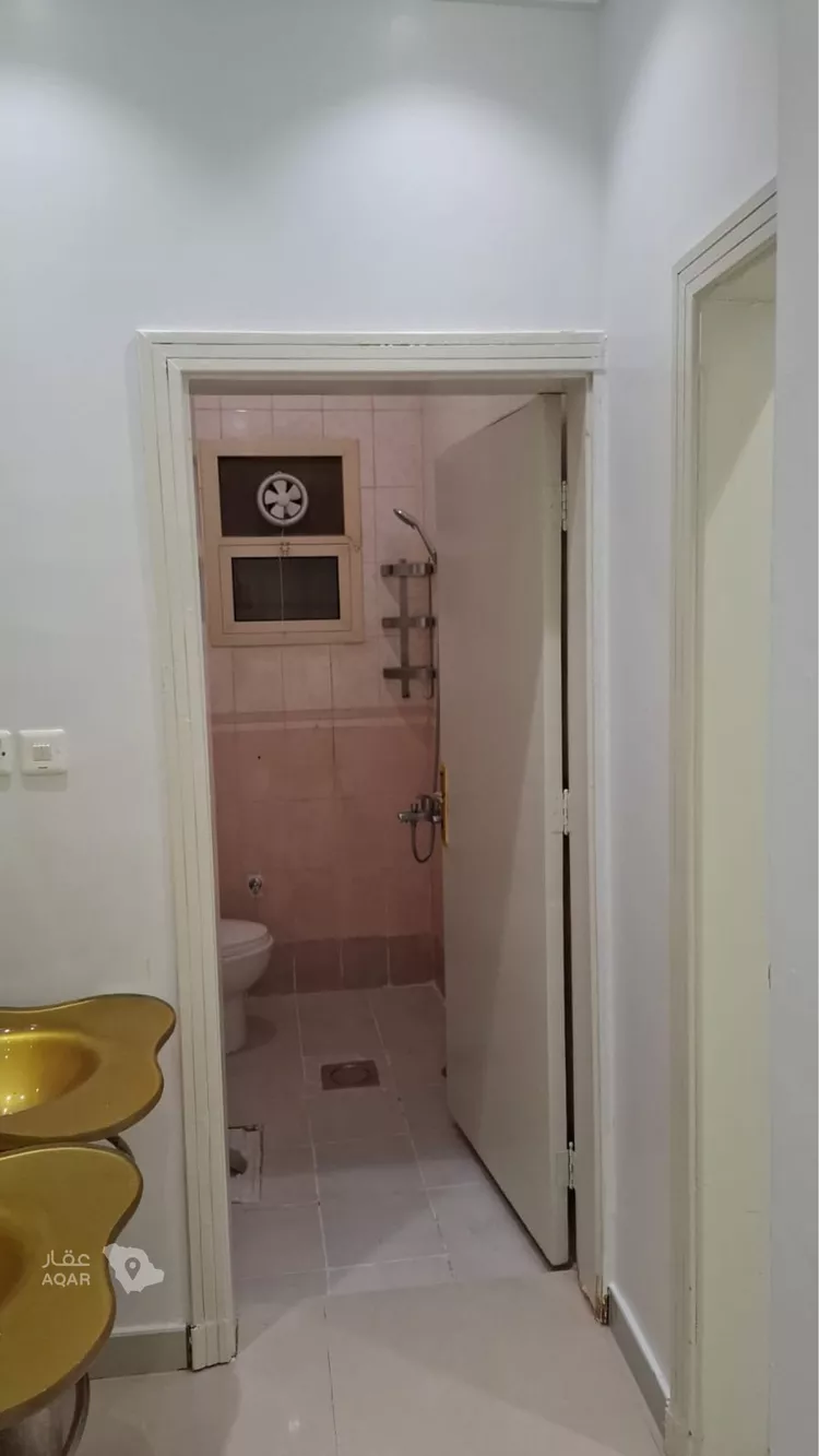 Floor for Rent in Riyadh Dhahrat Al Badi'ah 8