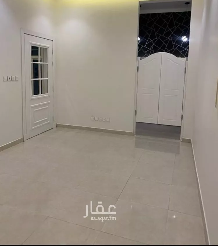 فيلا للإيجار في شارع عبدالله بن حيان, حي العريجاء الأوسط, مدينة الرياض, منطقة الرياض صورة 5