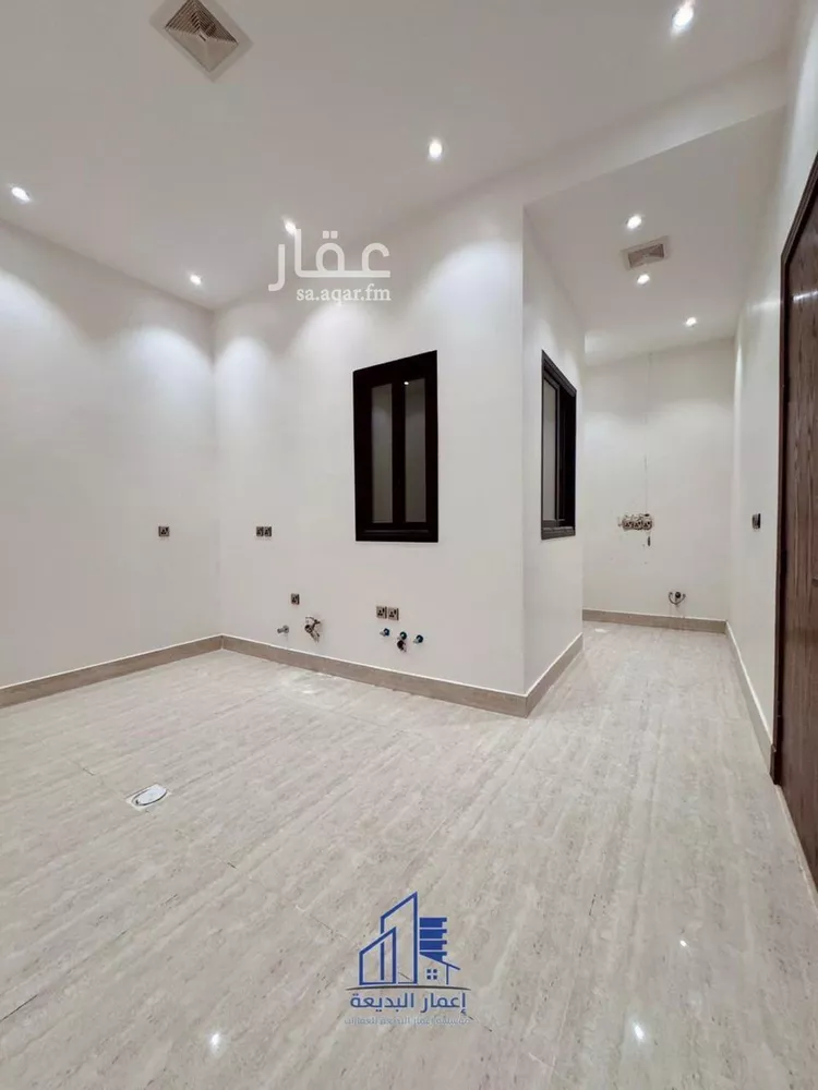 Floor for Sale in Riyadh Dhahrat Al Badi'ah 11