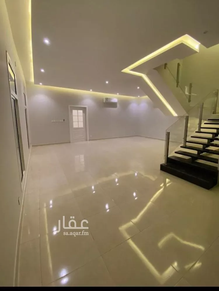 فيلا للإيجار في شارع عبدالله بن حيان, حي العريجاء الأوسط, مدينة الرياض, منطقة الرياض صورة 4