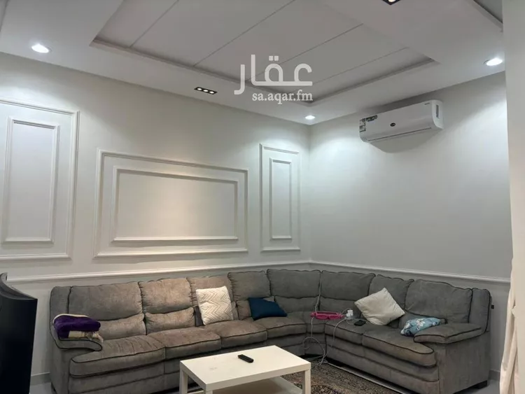 فيلا للإيجار في شارع قطر بن خليفة, حي العريجاء الأوسط, مدينة الرياض, منطقة الرياض صورة 2