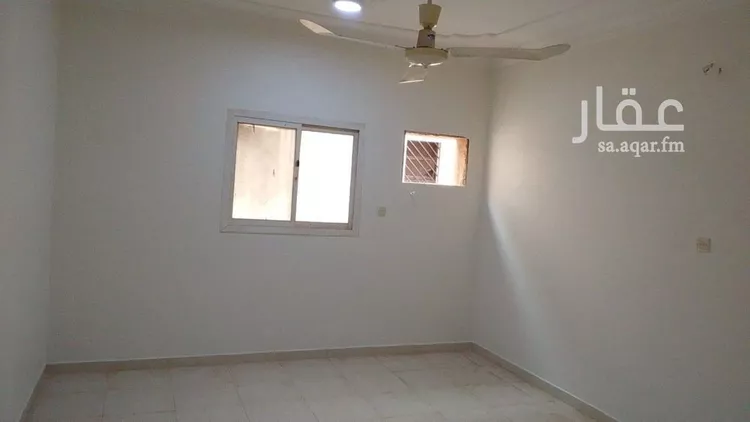 شقة للإيجار في شارع الشيخ عمر بن عبداللطيف بن عبدالرحمن, حي ظهرة البديعة, مدينة الرياض, منطقة الرياض صورة 4