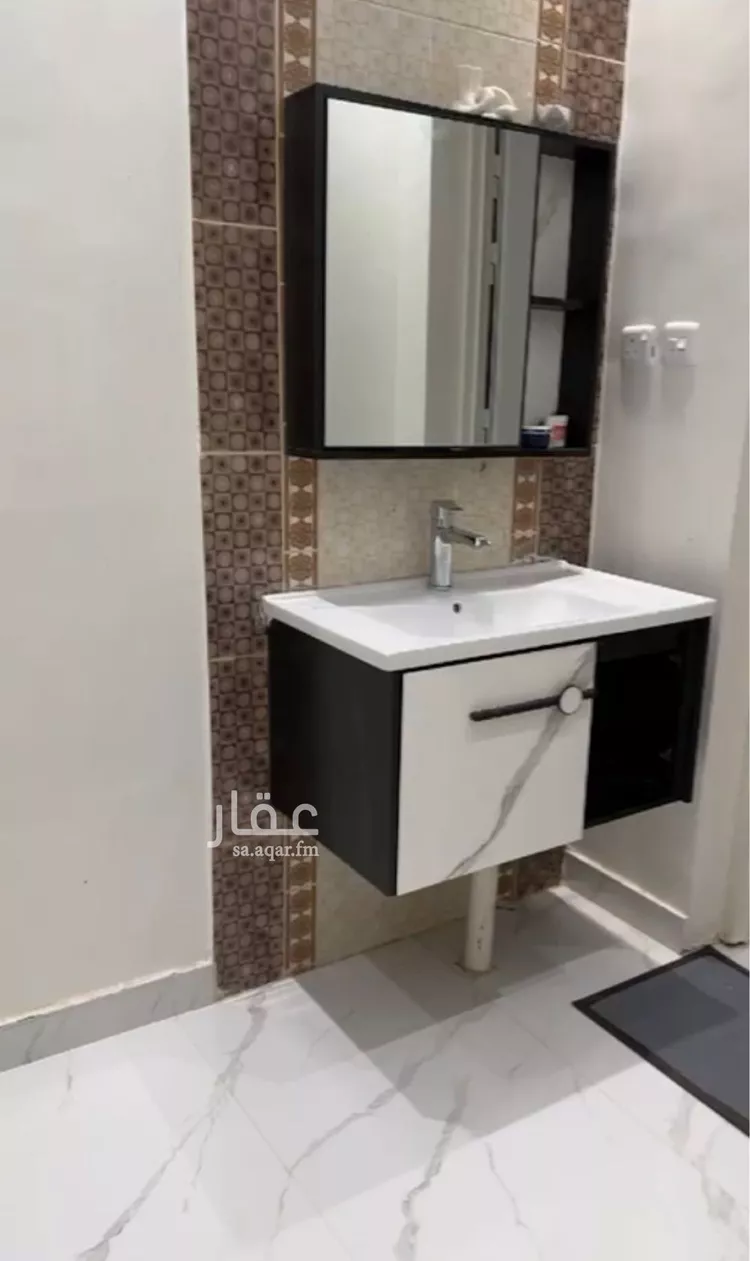فيلا للبيع في شارع المرباح, حي العريجاء الغربي, مدينة الرياض, منطقة الرياض صورة 4