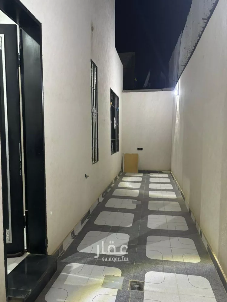 فيلا للإيجار في شارع قطر بن خليفة, حي العريجاء الأوسط, مدينة الرياض, منطقة الرياض صورة 5