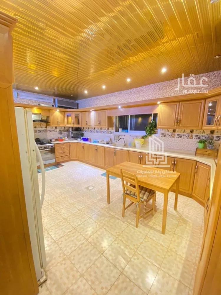 فيلا للبيع في شارع ابي المجد الثقفي, حي العزيزية, مدينة الرياض, منطقة الرياض 10