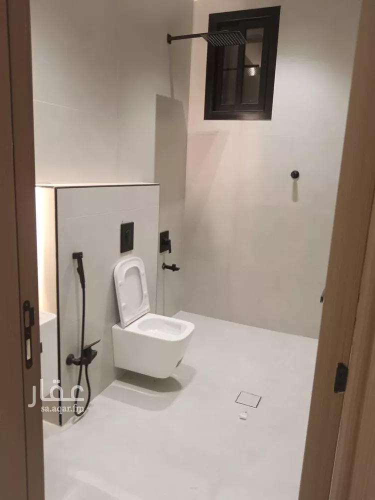 Floor for Rent in Riyadh Al Qadisiyah 7