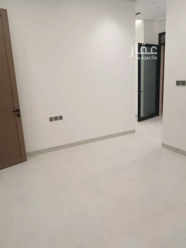 Floor for Rent in Riyadh Al Qadisiyah 9