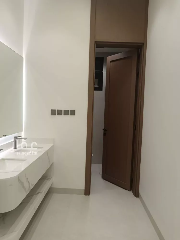 Floor for Rent in Riyadh Al Qadisiyah 11