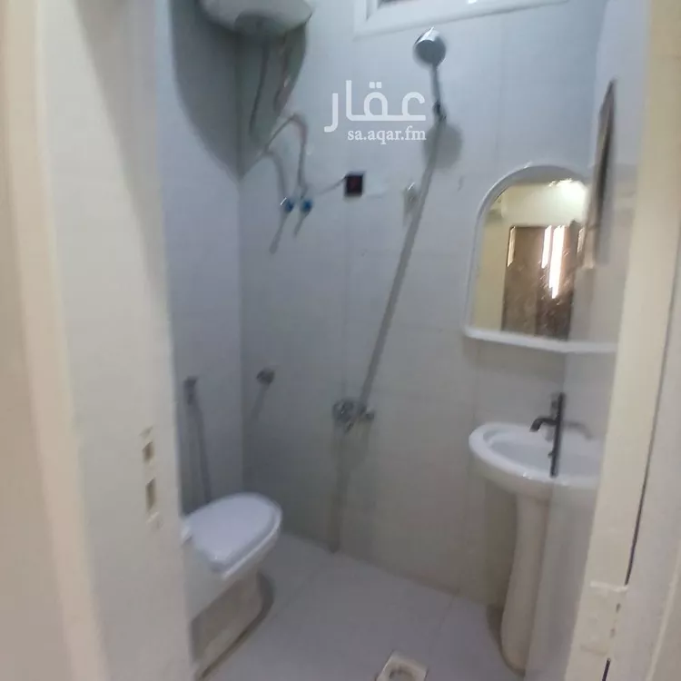 شقة للإيجار في شارع سفيان بن المهاب, حي الملك فيصل, مدينة الرياض, منطقة الرياض صورة 3