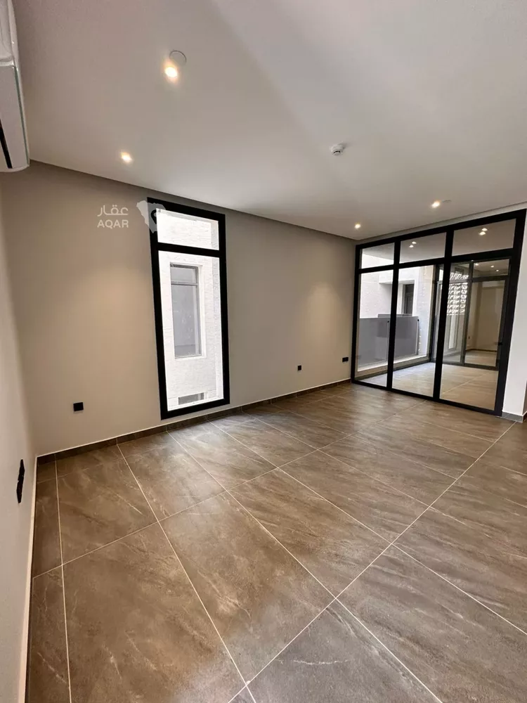 Floor for Rent in Riyadh Al Arid 4