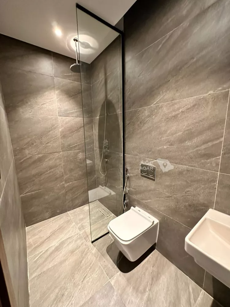 Floor for Rent in Riyadh Al Arid 7