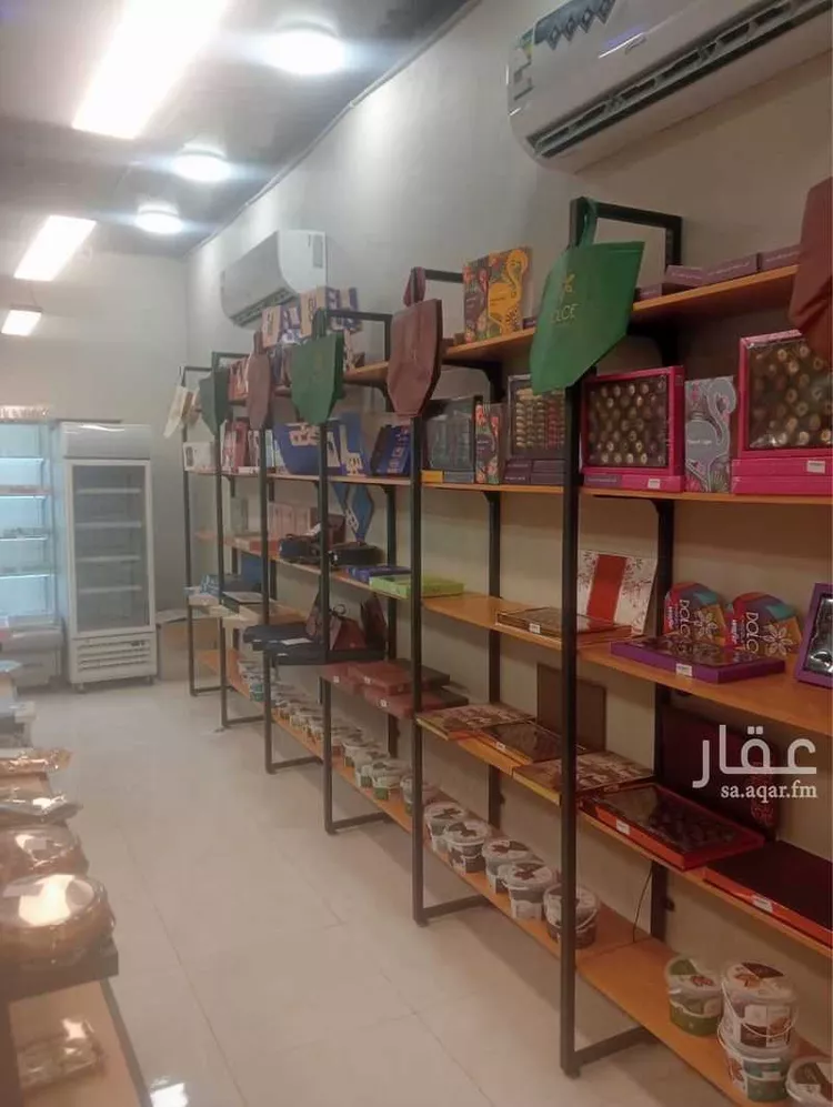 محل للبيع في شارع المجد ، حي ظهرة لبن ، الرياض ، منطقة الرياض صورة 4