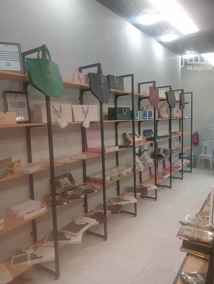 محل للبيع في شارع المجد ، حي ظهرة لبن ، الرياض ، منطقة الرياض صورة 3