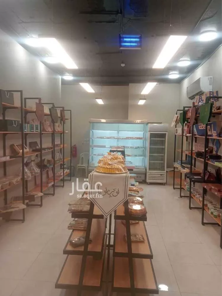 محل للبيع في شارع المجد ، حي ظهرة لبن ، الرياض ، منطقة الرياض صورة 2