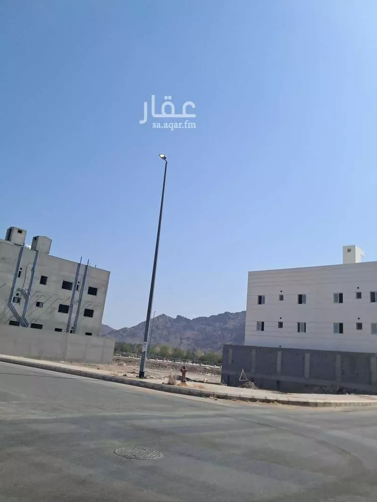 Land for Sale in Medina Al Uyun صورة 3