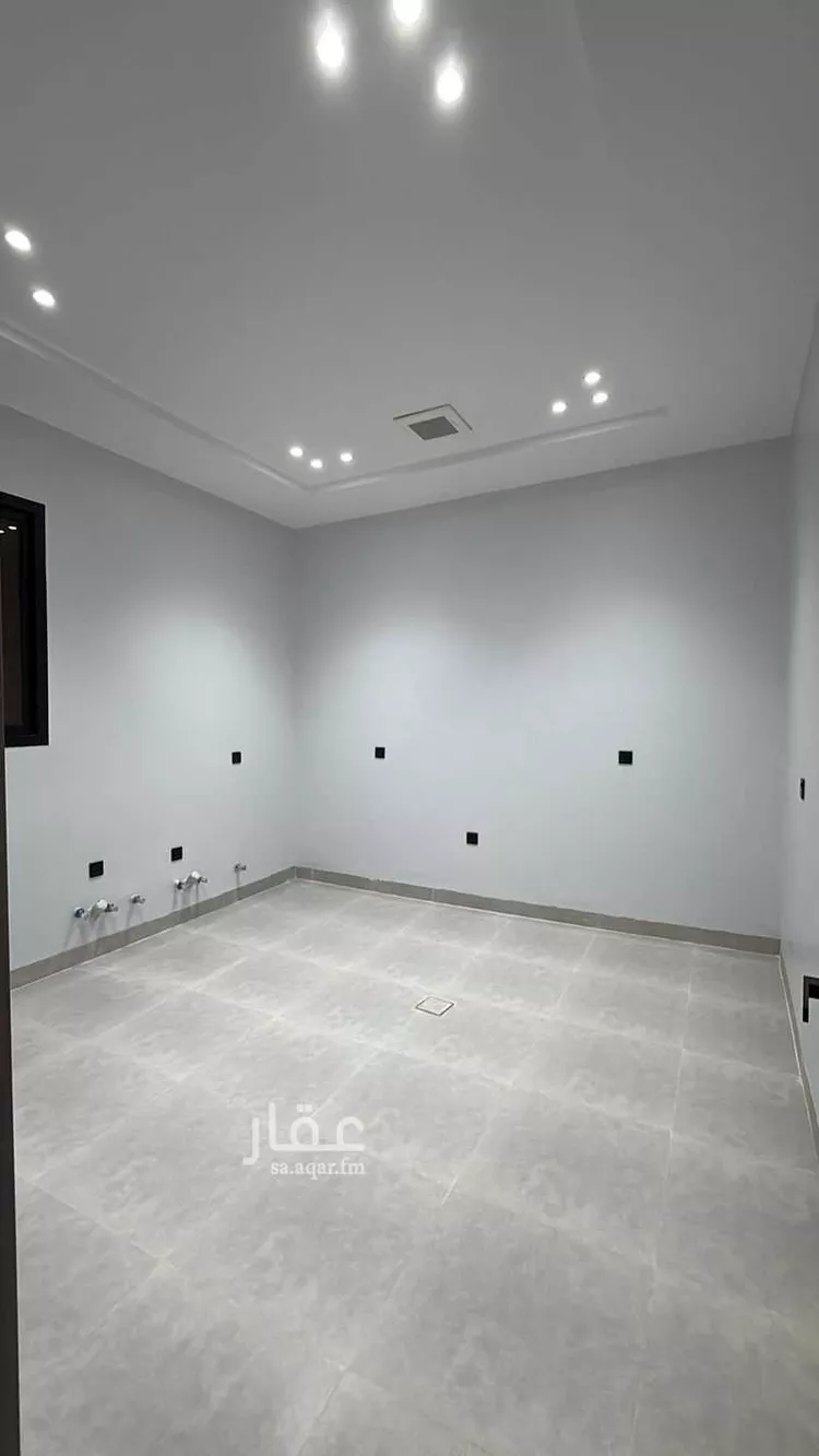 Floor for Sale in Riyadh Dhahrat Namar