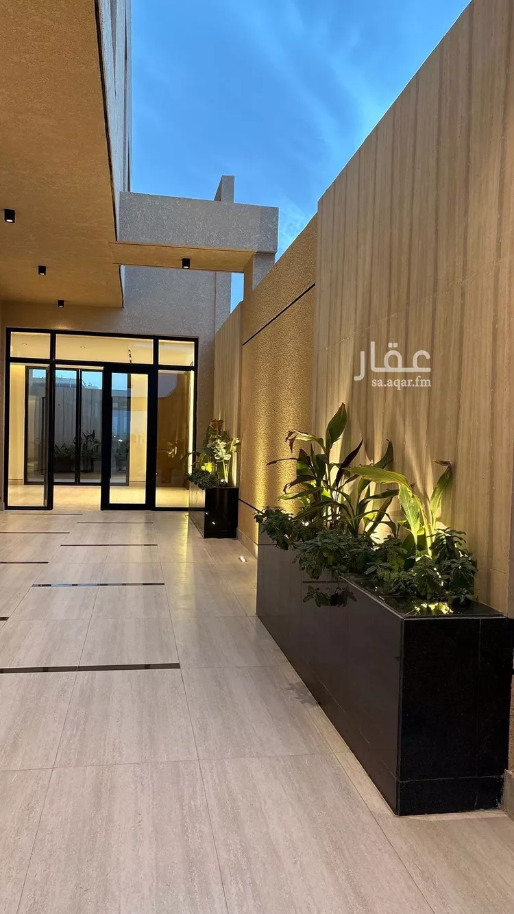 فيلا للبيع في شارع قطب الدين بن السلطان, حي المهدية, مدينة الرياض, منطقة الرياض صورة 2