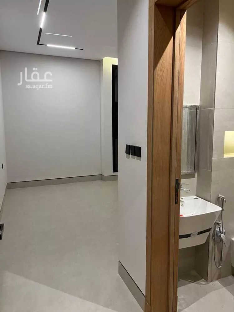 فيلا للبيع في شارع أحمد بن قطرب, حي المهدية, مدينة الرياض, منطقة الرياض صورة 4