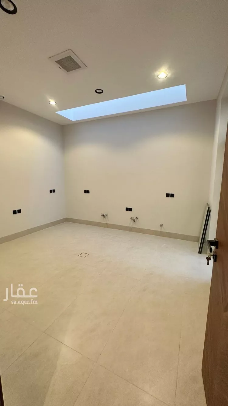 فيلا للبيع في شارع ابي الحسن, حي المهدية, مدينة الرياض, منطقة الرياض صورة 3